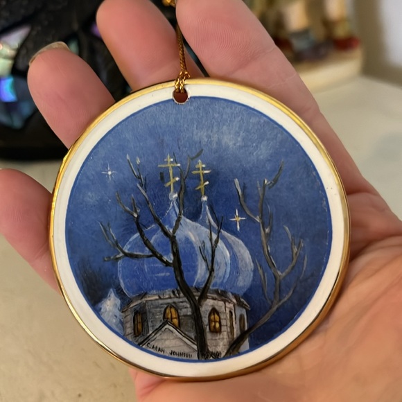 C Alan Johnson Alaska Classics Porcelain 1985 Christmas ornament - Picture 2 of 8